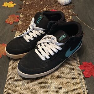 RARE COLORWAY Nike SB Mavrk 3 Mid Suede Sneakers – Size 9.5, Black/Teal/White